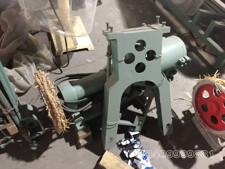 �׾��C�׷ۙC