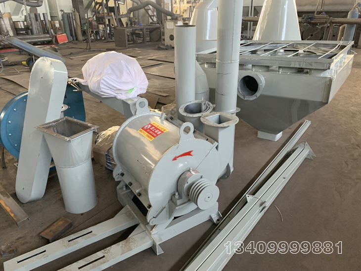 成套新型木粉機 成套新型木粉機